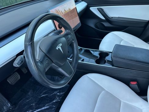 Used 2018 Tesla Model 3 image 10
