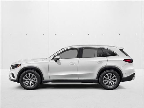Used 2026 Mercedes-Benz GLC 300 4MATIC image 3