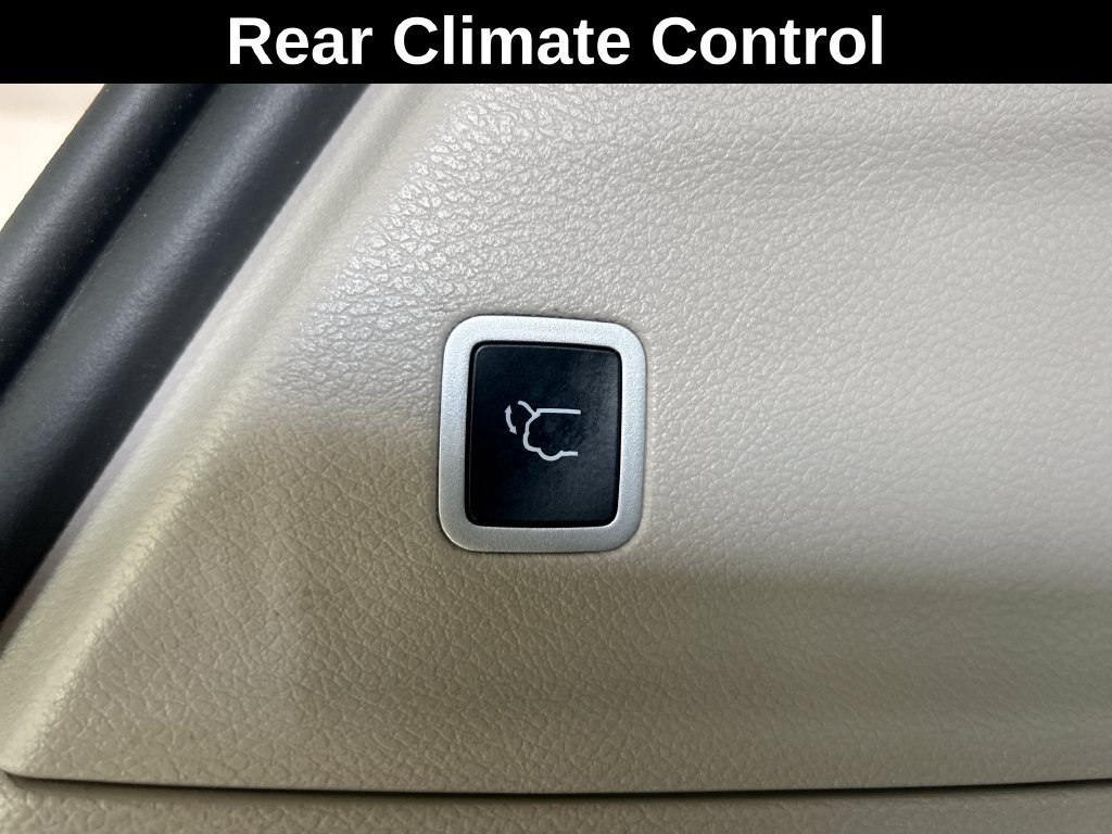 Used 2023 Chrysler Pacifica Limited FWD image 39