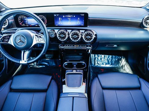 Used 2025 Mercedes-Benz CLA 250 image 10