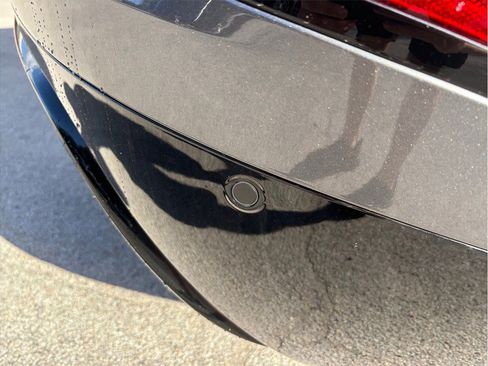 Used 2019 Land Rover Range Rover Velar R-Dynamic SE image 15