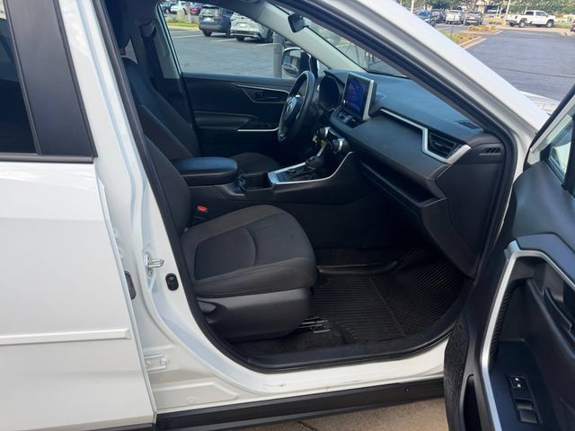 Certified 2024 Toyota RAV4 LE AWD/4WD image 33