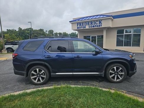 Used 2024 Honda Pilot Elite image 3
