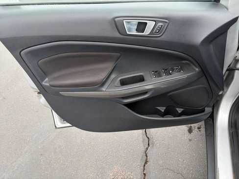 Used 2018 Ford EcoSport SE AWD/4WD image 9