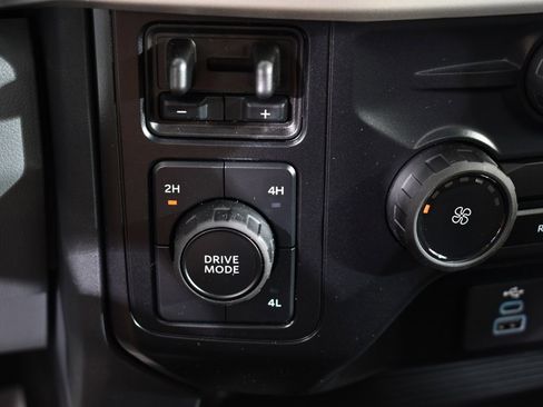 New 2026 Ford F250 XL w/ XL Chrome Package image 29