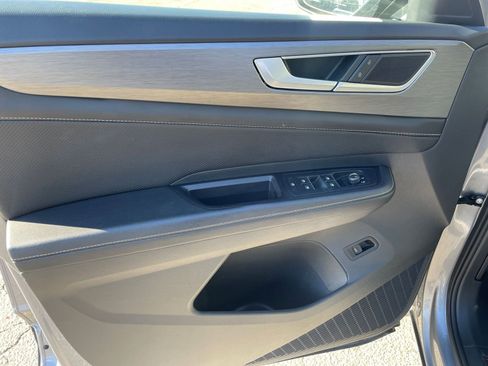 Used 2025 Volkswagen Atlas Cross Sport SE image 20