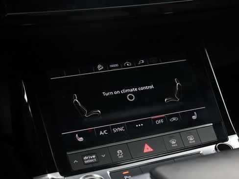 Used 2022 Audi e-tron Premium image 20