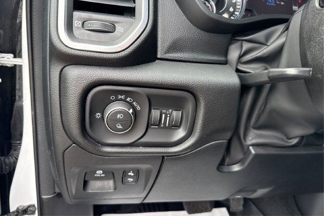 Used 2024 RAM 1500 Laramie AWD/4WD image 17
