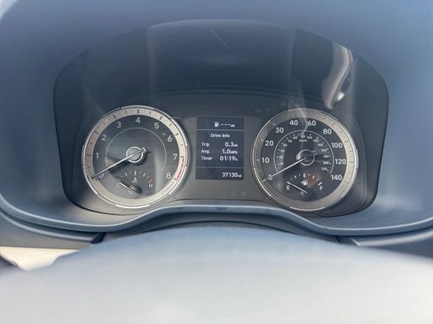 Used 2022 Hyundai Venue Limited image 12