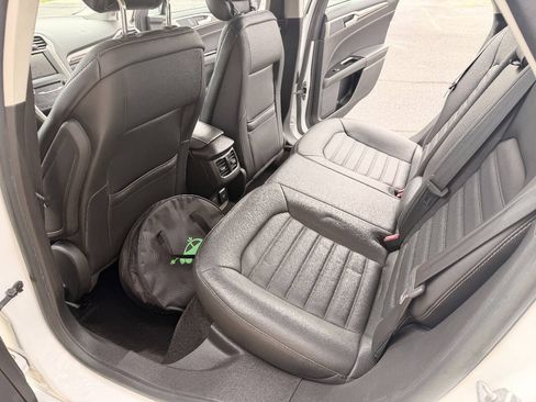 Used 2014 Ford Fusion Energi SE w/ Driver Assist Package FWD image 10