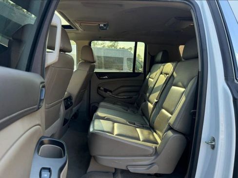 Used 2020 GMC Yukon XL SLT w/ Open Road Package AWD/4WD image 8