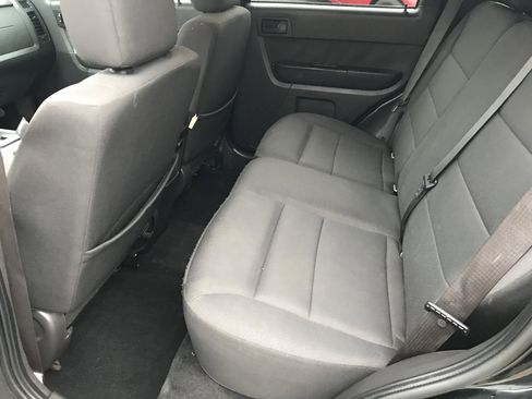 Used 2010 Ford Escape XLT image 16