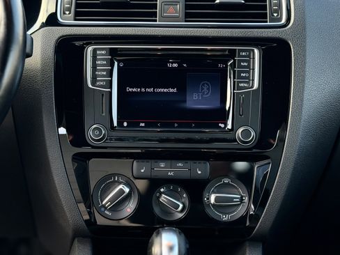 Used 2016 Volkswagen Jetta Sport image 21