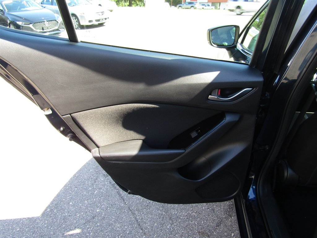 Used 2017 MAZDA MAZDA3 Sport w/ Preferred Equipment Package FWD image 17