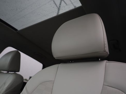 Used 2024 Kia Sorento S w/ Panoramic Sunroof Package FWD image 20