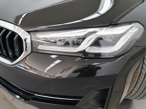 Used 2023 BMW 530e xDrive w/ Convenience Package image 5