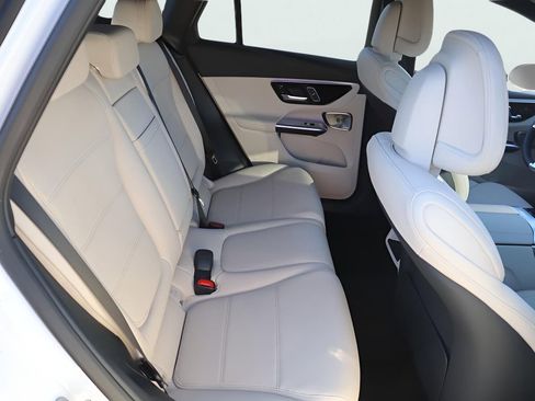New 2026 Mercedes-Benz GLC 300 4MATIC image 19