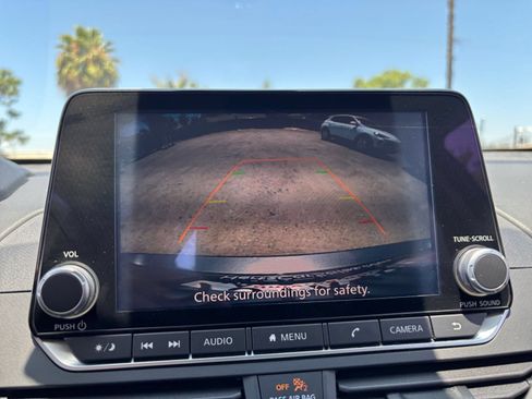 Used 2025 Nissan Altima 2.5 SV FWD image 24