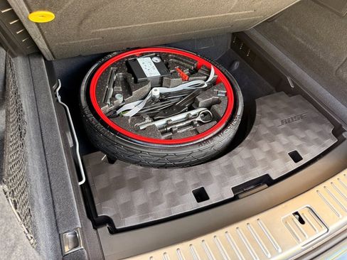 Used 2019 Porsche Cayenne image 12