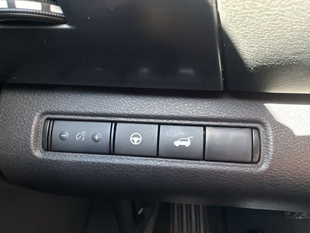 Used 2026 Nissan Pathfinder SL AWD/4WD image 13