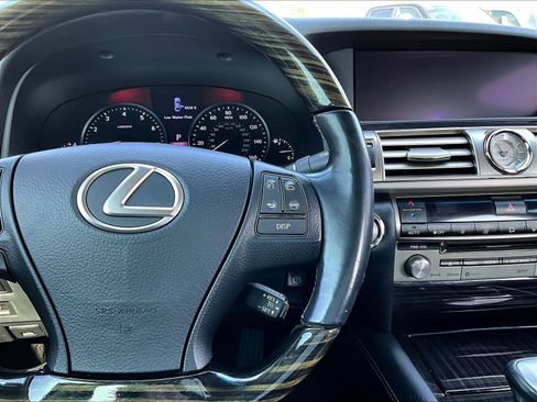 Used 2017 Lexus LS 460 AWD w/ Comfort Package image 12