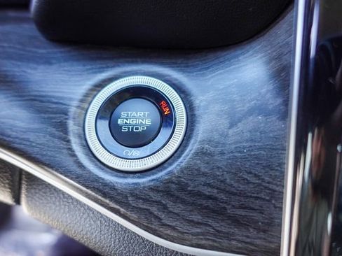 Used 2023 Jeep Grand Cherokee Limited image 19