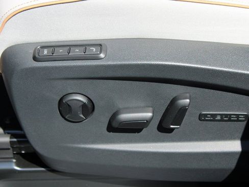 New 2025 Volkswagen ID. Buzz Pro S Plus image 10