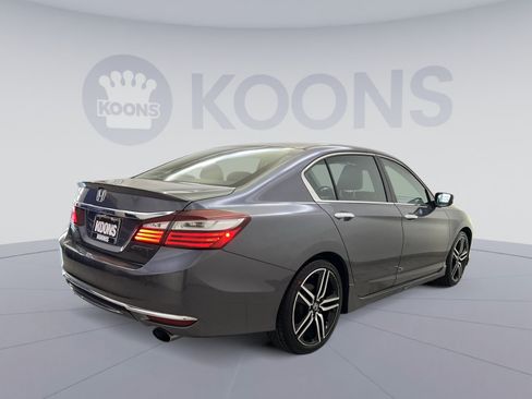 Used 2017 Honda Accord Sport image 8