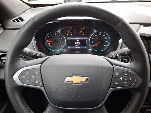 Used 2023 Chevrolet Traverse LT image 18