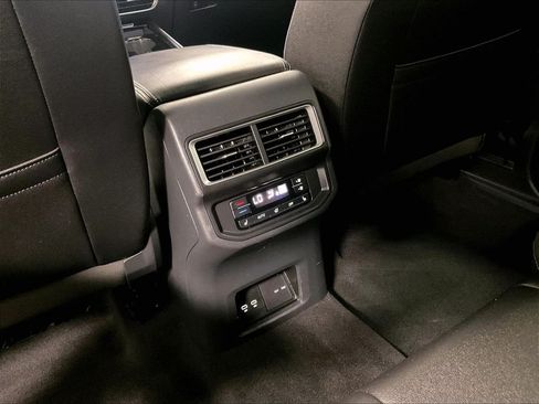 Used 2025 Volkswagen Atlas SEL AWD/4WD image 29