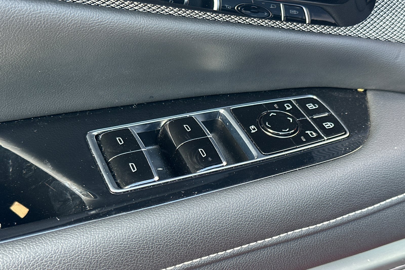 Certified 2025 Cadillac Optiq Sport 2 AWD/4WD image 12