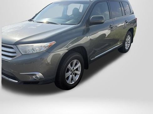 Used 2013 Toyota Highlander SE AWD/4WD image 1