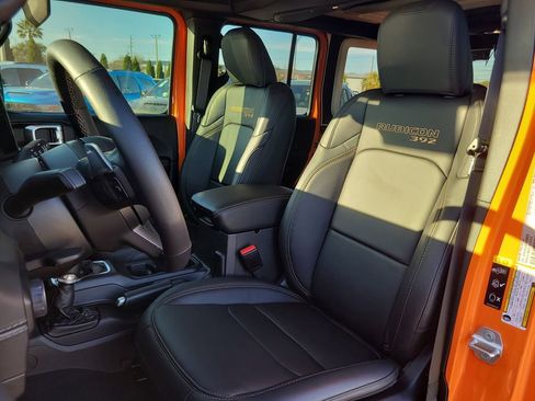 Used 2025 Jeep Wrangler Unlimited Rubicon 392 image 17