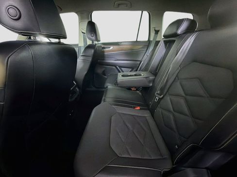 Used 2024 Volkswagen Atlas SE FWD image 26