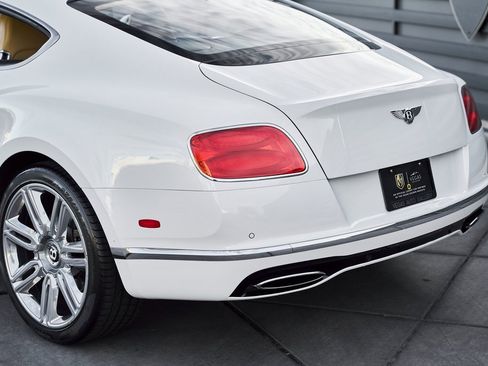 Used 2016 Bentley Continental GT image 9