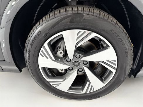 New 2025 Audi Q6 e-tron Premium Plus image 32