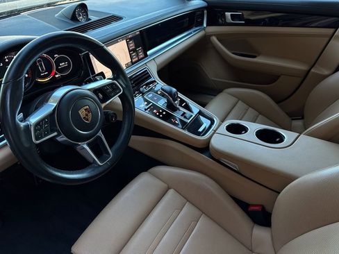 Used 2018 Porsche Panamera 4 image 10