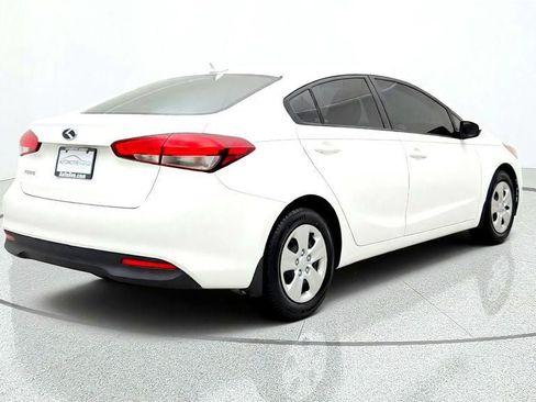 Used 2017 Kia Forte LX FWD image 5