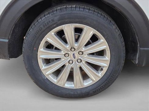 Certified 2022 Ford Explorer Limited w/ Limited Technology Package image 25