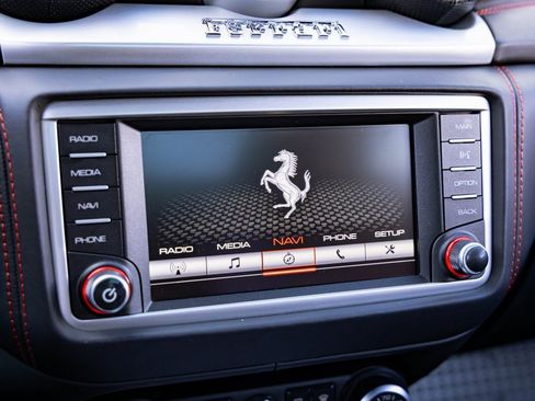 Used 2016 Ferrari California T image 19