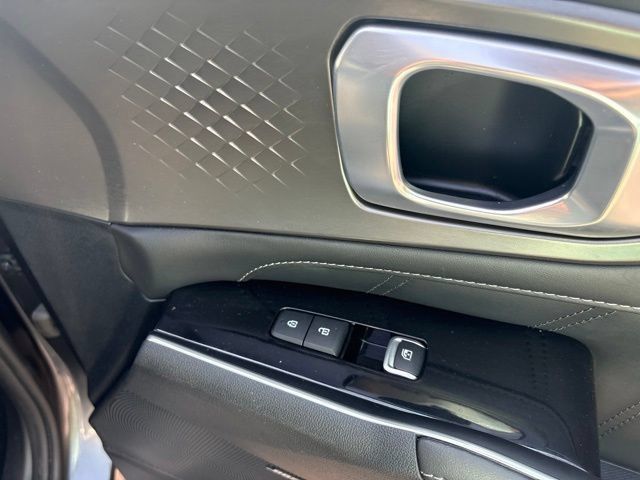 Used 2023 Kia Sorento SX AWD/4WD image 27