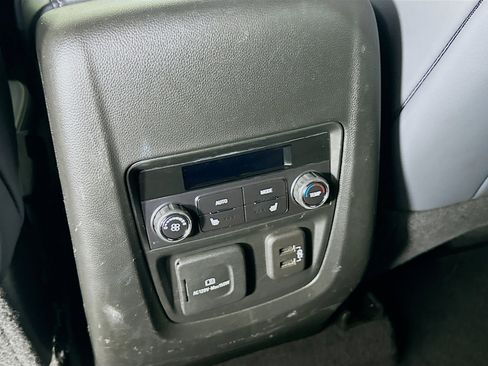 Used 2024 Buick Enclave Premium image 27