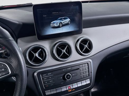 Used 2018 Mercedes-Benz GLA 250 4MATIC image 19