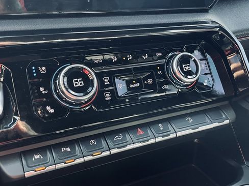 Used 2023 GMC Sierra 1500 AT4 w/ AT4 Premium Package image 17