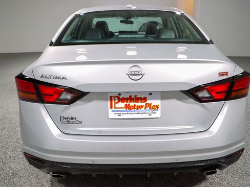 Used 2024 Nissan Altima 2.5 SR w/ SR Premium Package image 8