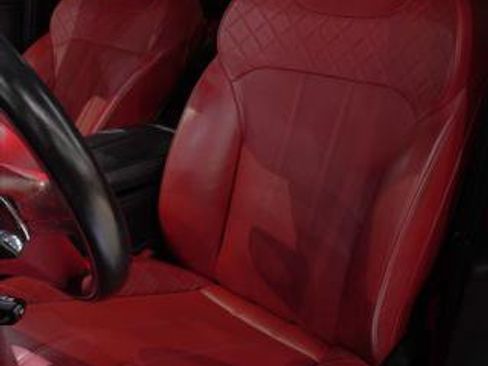 Used 2018 Bentley Bentayga Mulliner AWD/4WD image 16