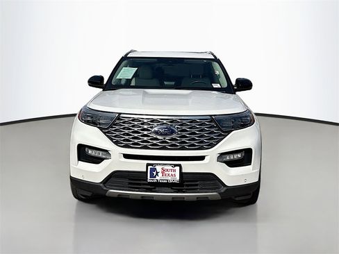 Used 2023 Ford Explorer Platinum w/ Technology Package image 2
