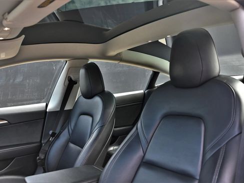 Used 2023 Tesla Model 3 Standard Range RWD image 11