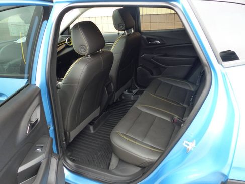 Used 2025 Chevrolet Trax ACTIV w/ Sunroof Package FWD image 34