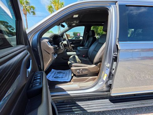Used 2021 GMC Yukon XL Denali w/ Denali Premium Package RWD image 11